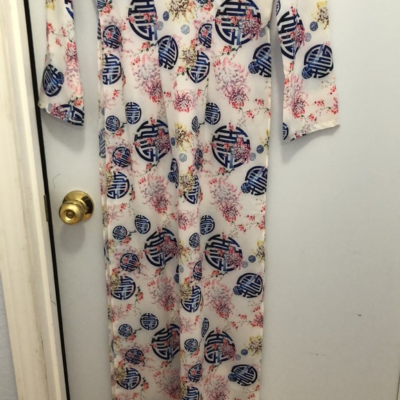 Vietnamese ao dài - Picture 2 of 3